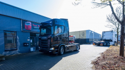 20260329-Tom-Holding-00074